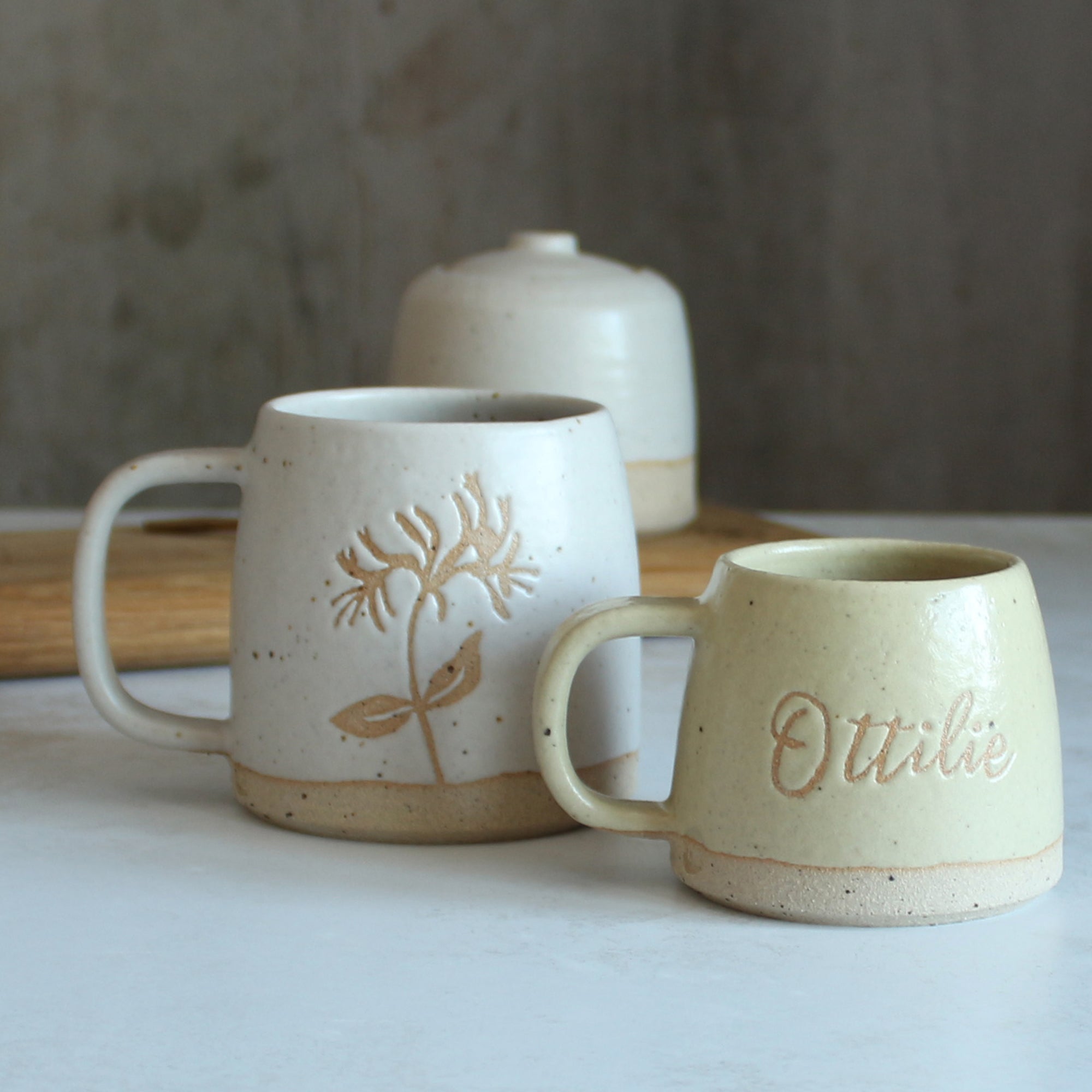 Personalisierte Tasse mit Namen und Blumen | Keramiktasse