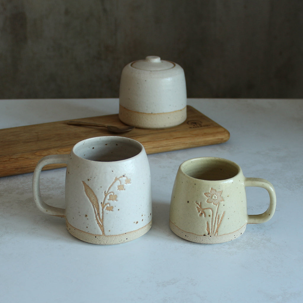 Petite tasse personnalisée fleurs et prénom