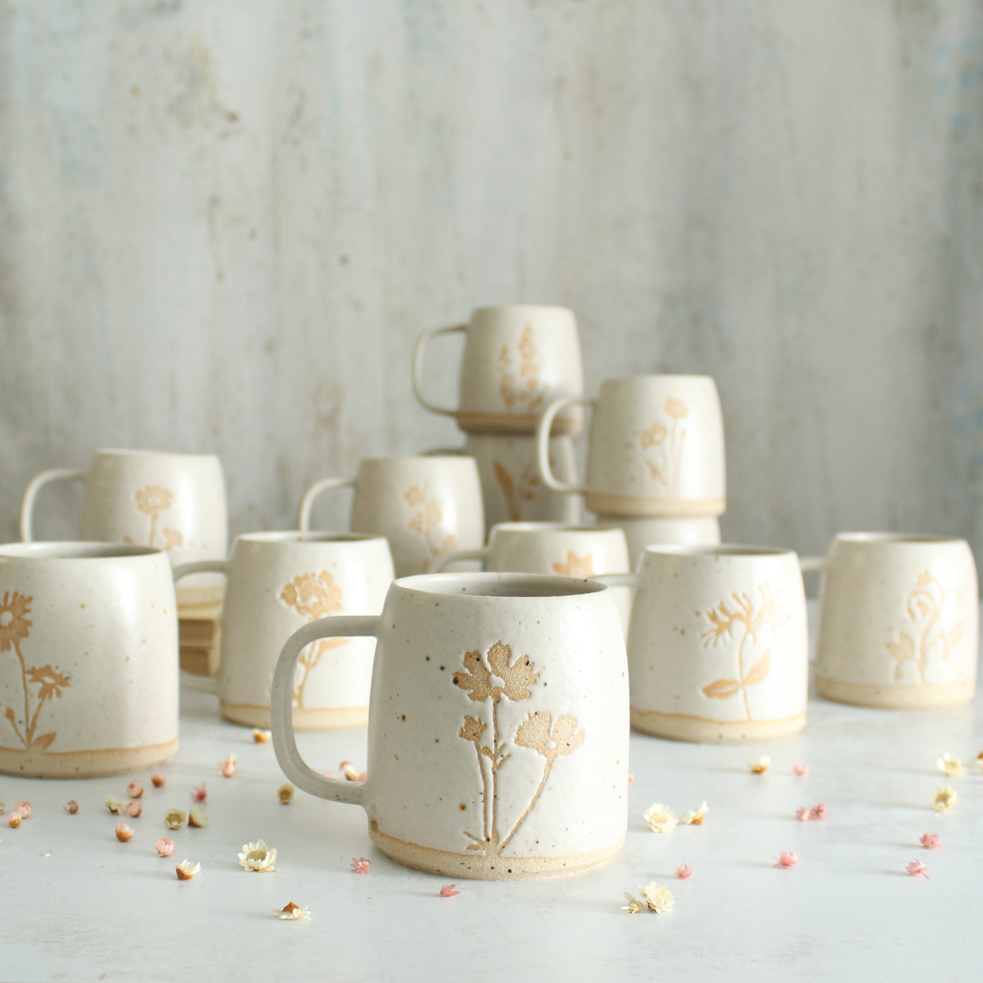 Mugs en grès Fleur de naissance