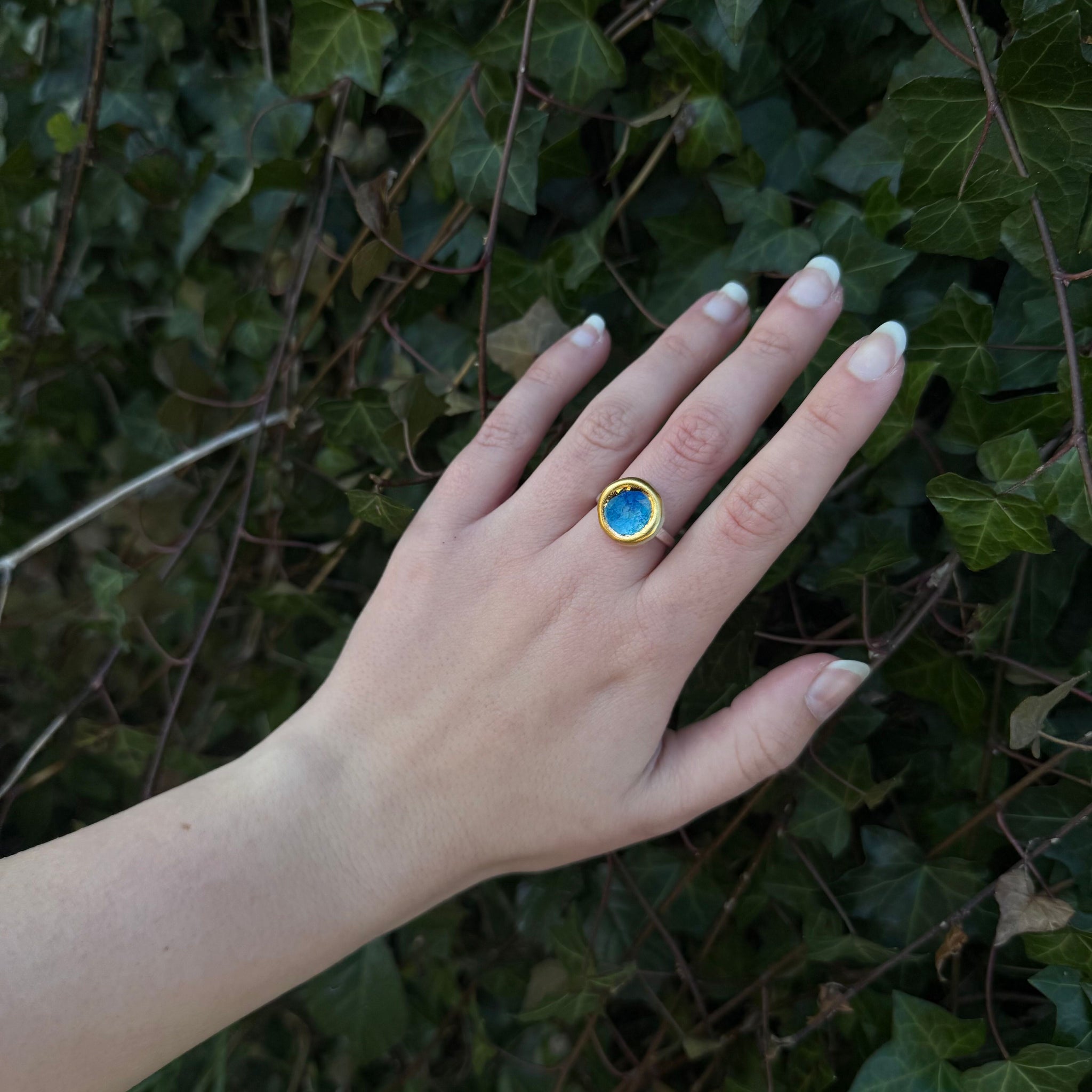 Bague ajustable lagon bleu turquoise petit et rond
