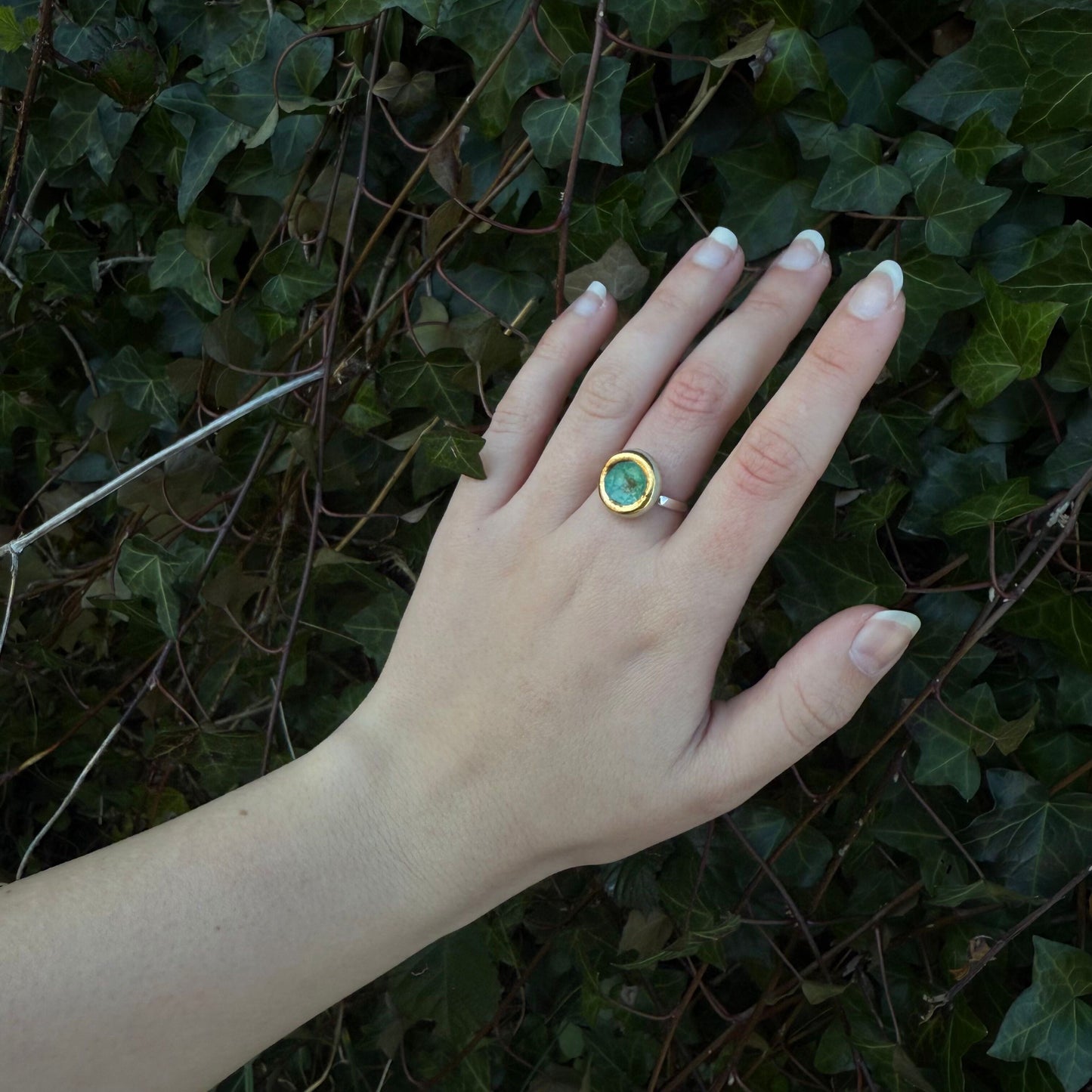Bague réglable "Petite Émeraude Ronde Récif"