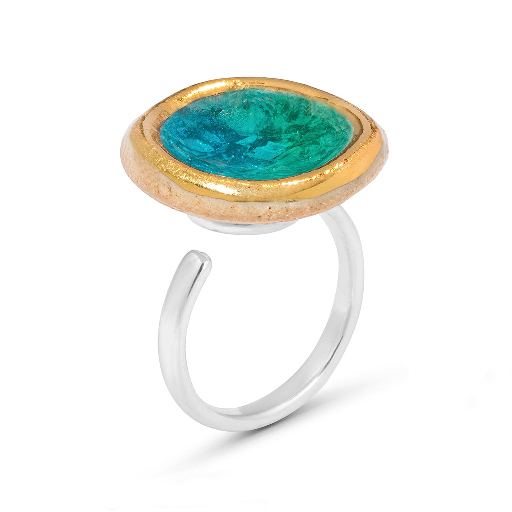 Side view of turquoise emerald gradient lagoon glass large round sterling silver adjustable ring outlined in gold lustre