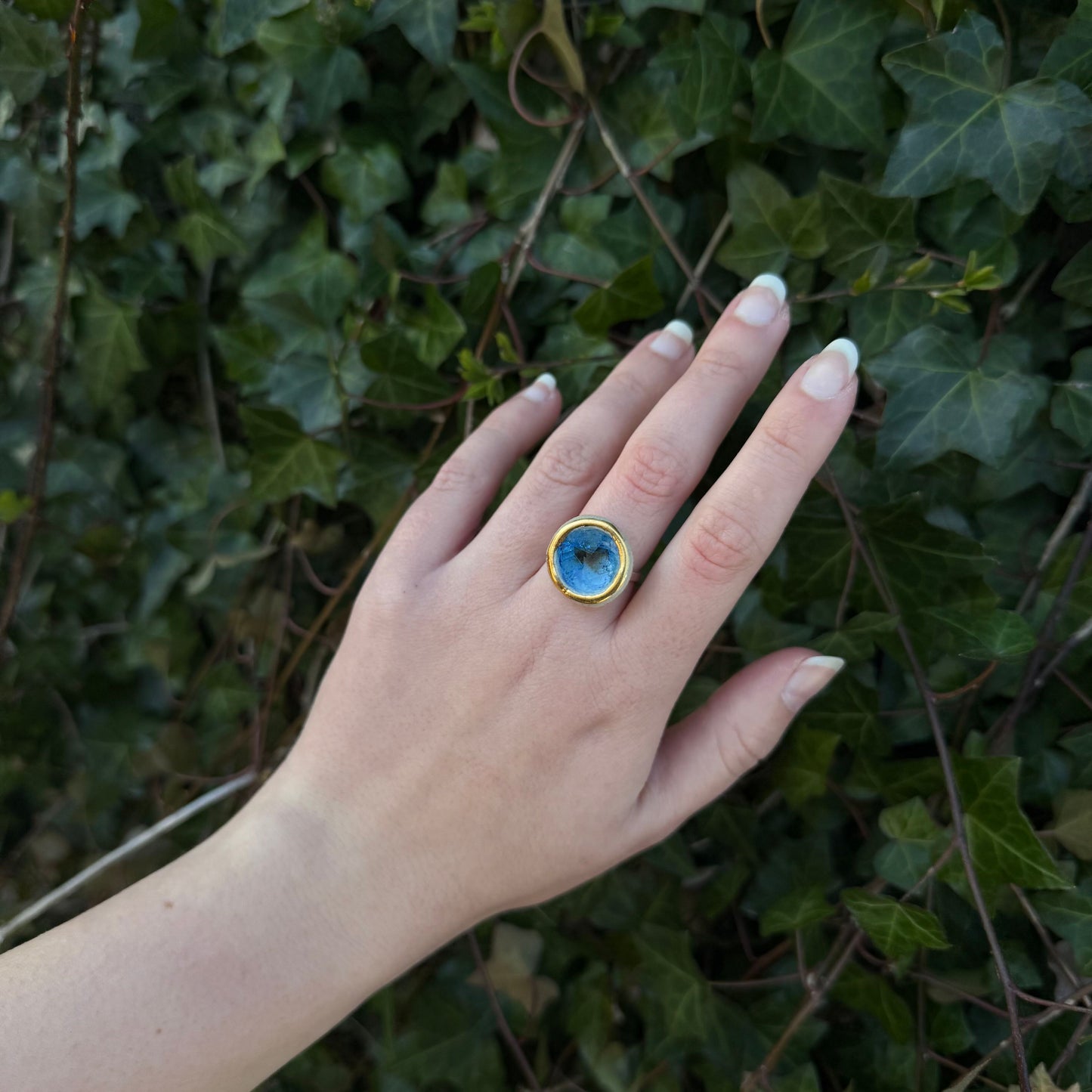 Bague réglable grand rond bleu récif