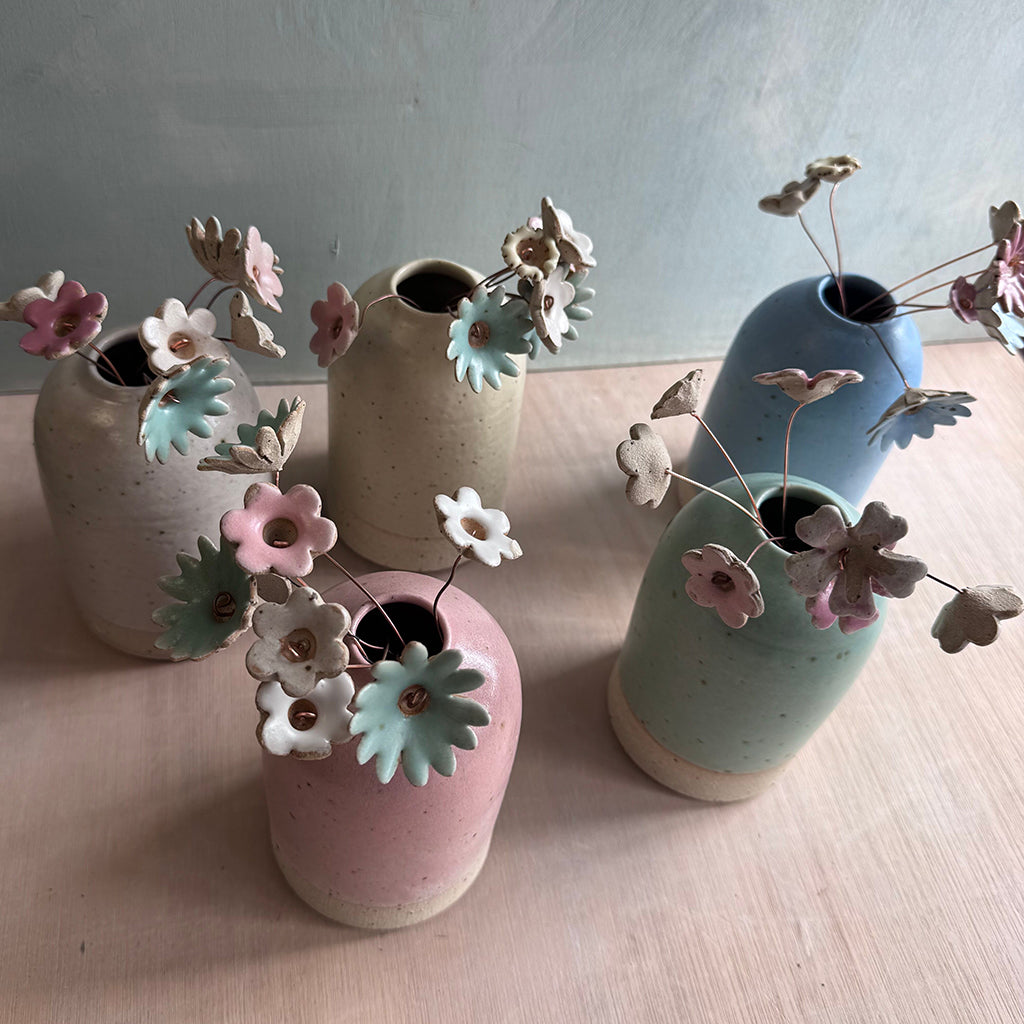 Lot de vases et de fleurs (d'une valeur de 64,50 £) – Plusieurs coloris