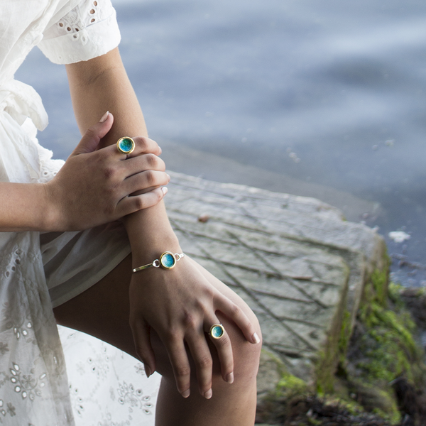 Round Emerald Turquoise Lagoon Silver-Plated Bangle